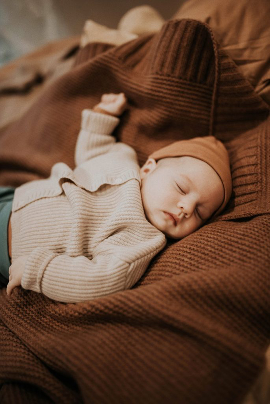 conscious-baby-clothing-by-repose-ams-hat-in-warm-caramel-684×1024